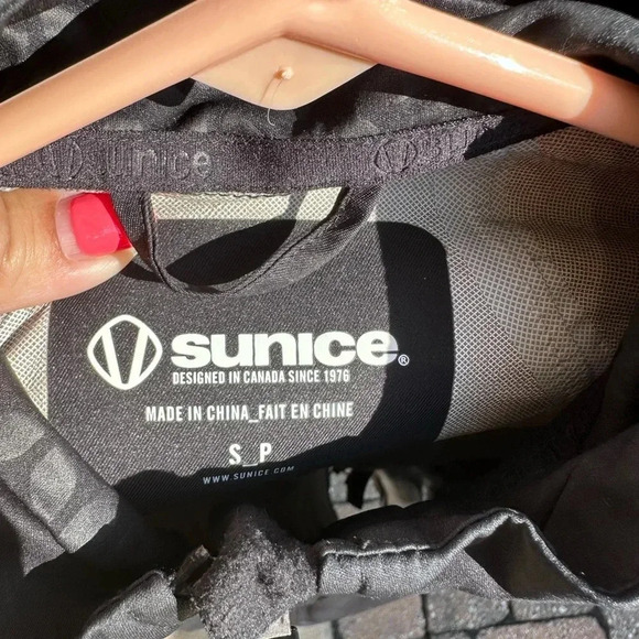 Sunice Performance Apparel - Women's Onassis Waterproof Lightweight Full Zip - Picture 5 of 7